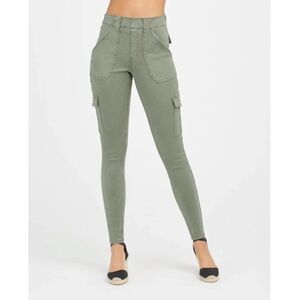 NWT SPANX Stretch Twill Ankle Cargo Pant in Soft Sage Green‎ Size Small